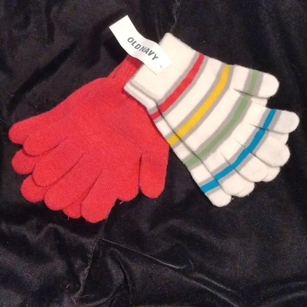 2 Pairs of Kids Knitted Gloves